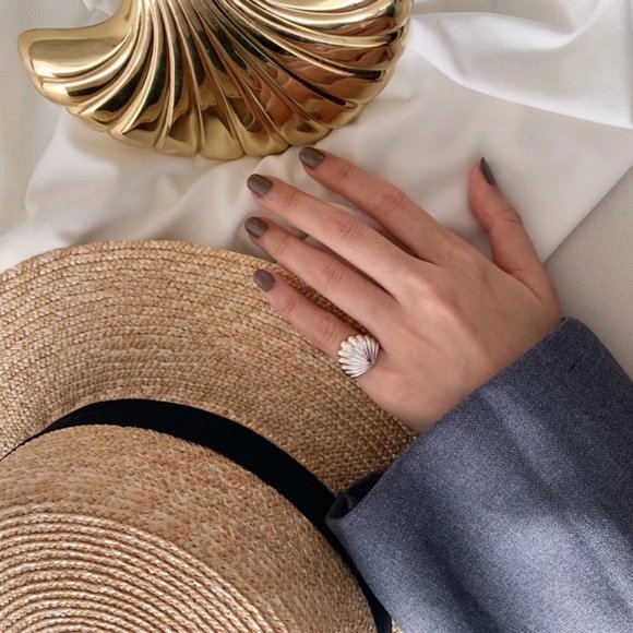 925 Sterling Silver Shell Wide Adjustable Ring - Picture 2 of 12